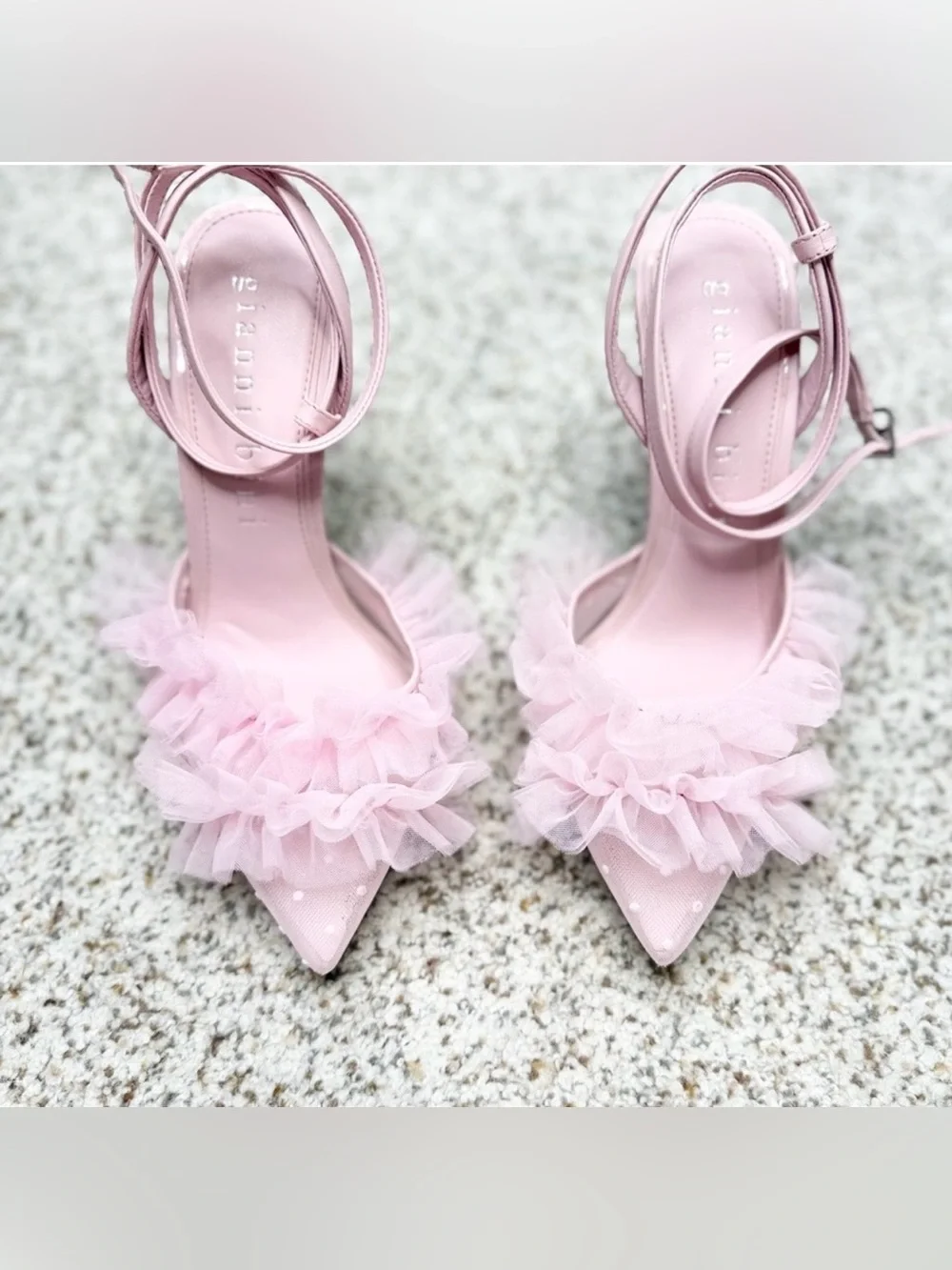 Gianni Bini Mays Ruffle heels in pink